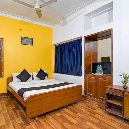 Brill Rooms Near City Centre Metro Station Calcutta Exteriör bild